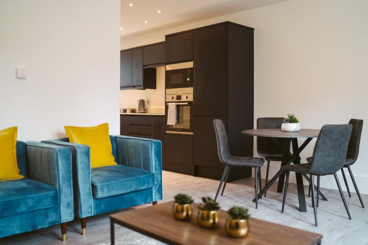 Riverside Apartment *